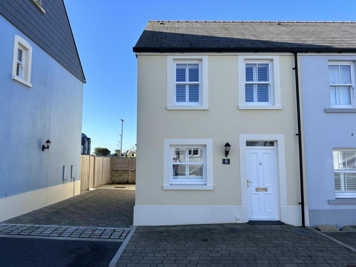 Ty Melyn - 2 Bedroom Cottage - テンビー エクステリア 写真