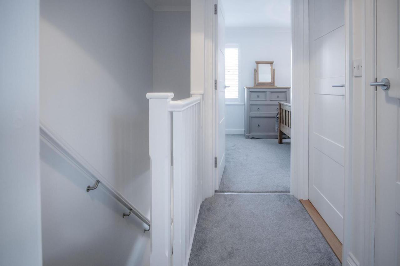 Ty Melyn - 2 Bedroom Cottage - テンビー エクステリア 写真